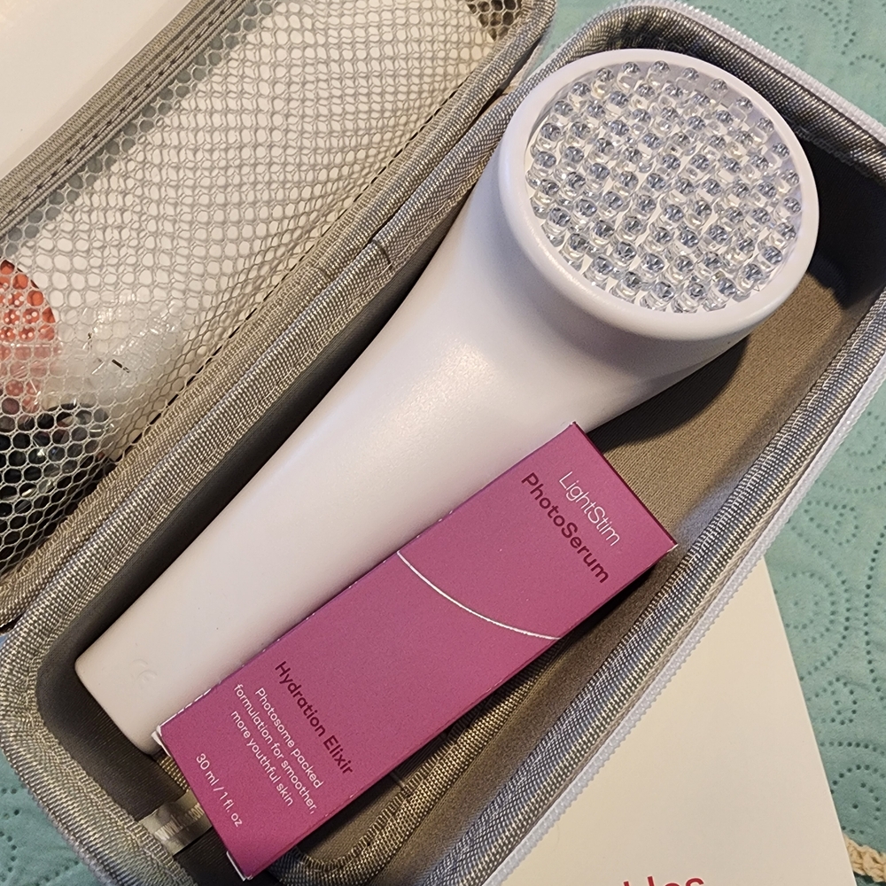 LightStim LED Therapy Device Bundle